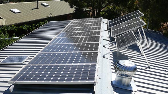 solar-panels-commercial-building